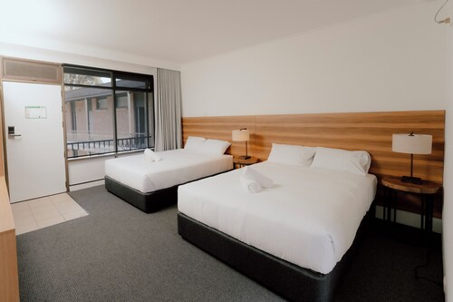 Canberra Park Motel