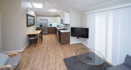 2 Bed / 2 Bath & Central AC Apartment+Sports TV ..