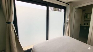 Luokittelematon kuva, 4 kautta 8, painike