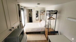 Luokittelematon kuva, 3 kautta 8, painike