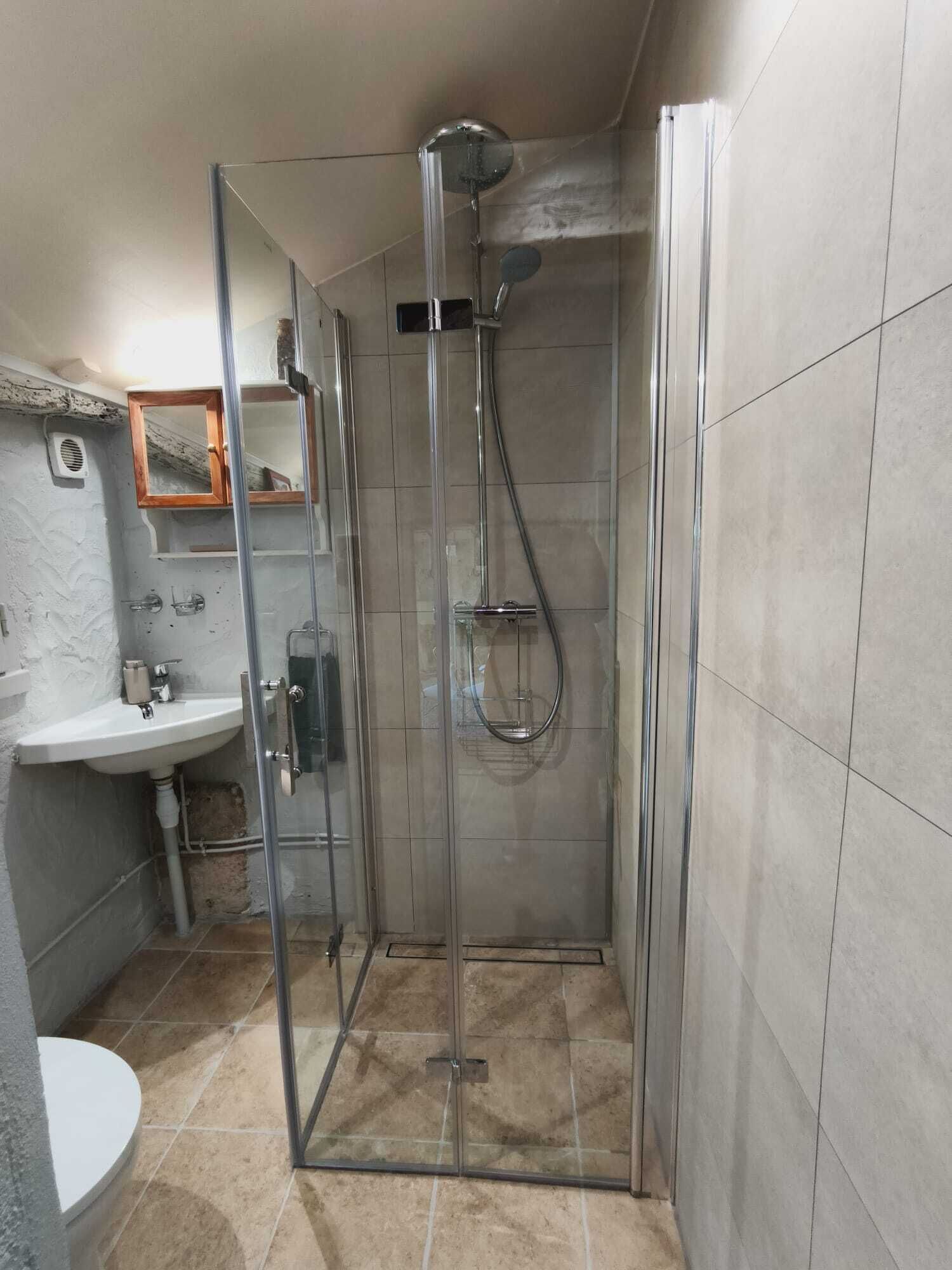 Bruser, håndklæder, Toiletpapir