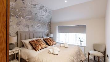 Iron/ironing board, Internet, bed sheets