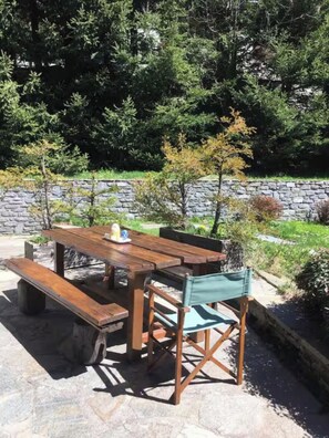 屋外ダイニングエリア