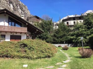 Unclassified image, 3 of 25, button - Vrbo Property (Courmayeur)