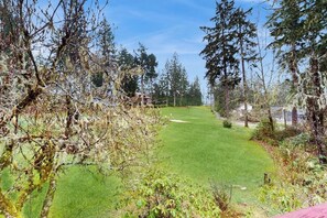 Property grounds - Cozy home with full kitchen, large backyard & great location (Union)