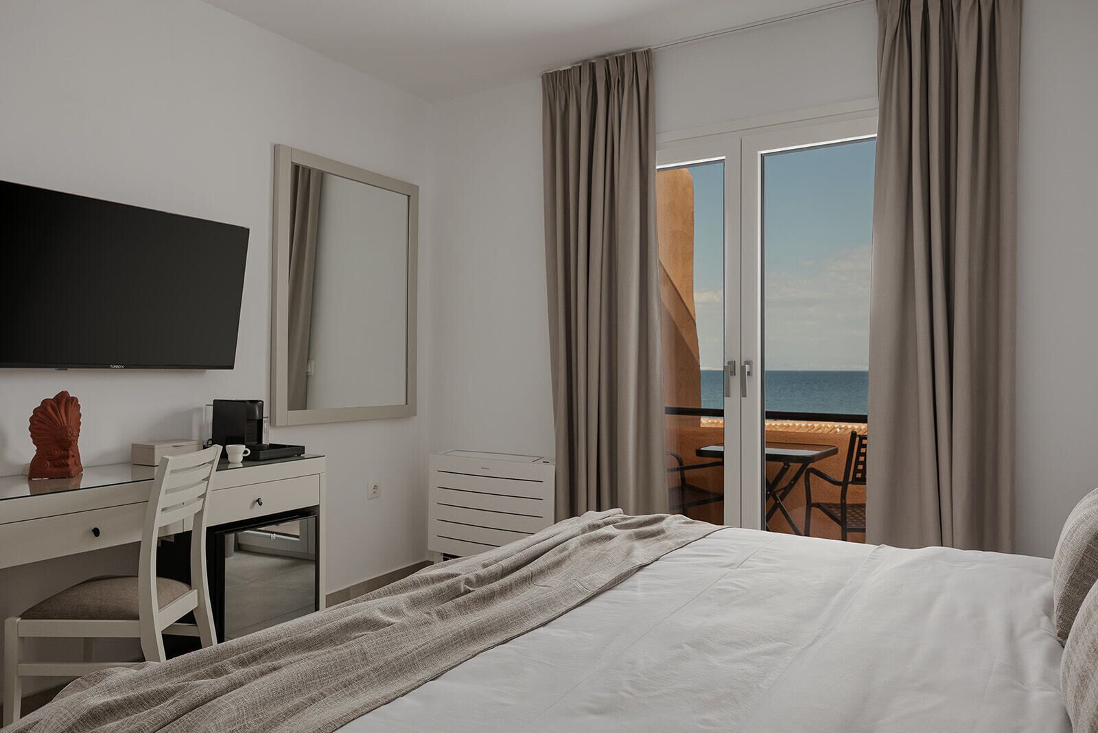 Quarto luxo, sacada, vista para o mar