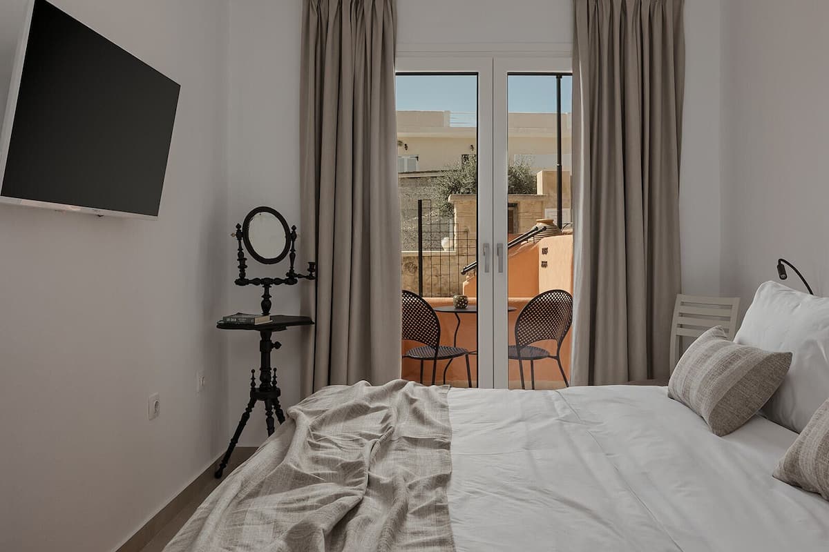 Classic Room, Balcony, City View