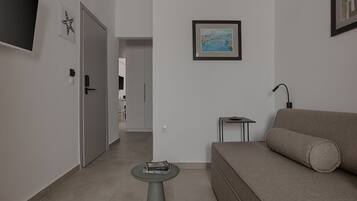 Familiesuite, balkong, delvis sjøutsikt | Oppholdsområde