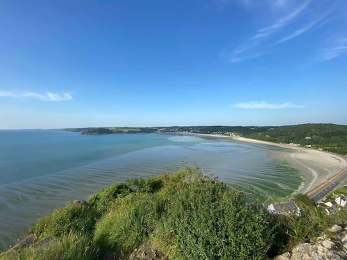 Exceptional manor with swimming pool in Brittany