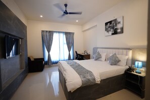 Standard Room - DrizzleDrop Inn Chennai (Thoraipakkam)
