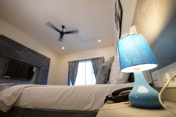 Standard Room - DrizzleDrop Inn Chennai (Thoraipakkam)