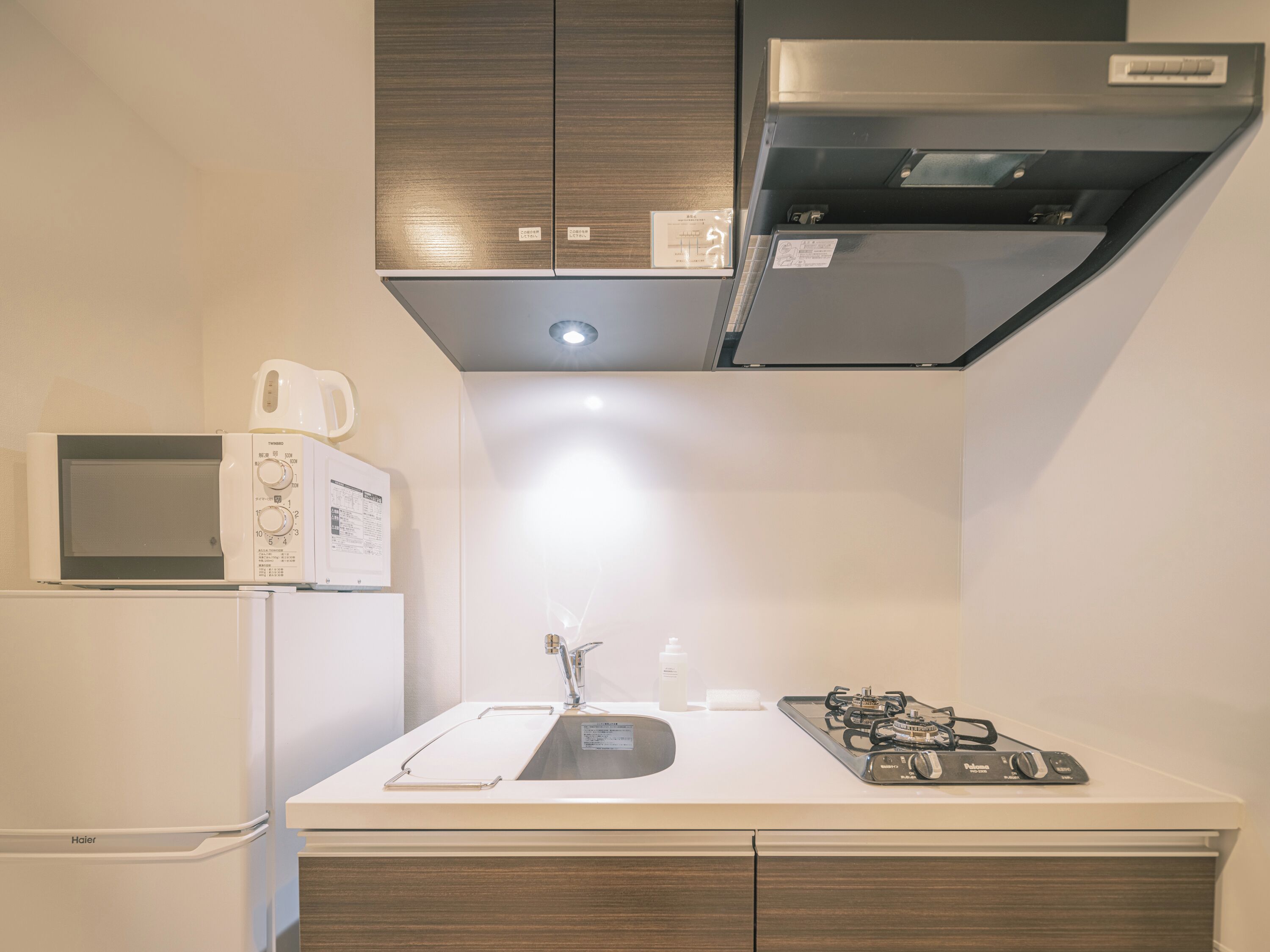 Studio, Balcony, City View | Private kitchen | Fridge, microwave, stovetop, cookware/dishes/utensils