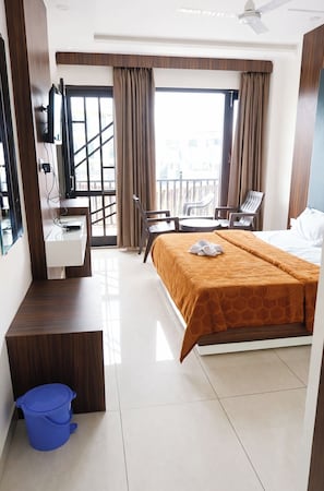 Quarto casal luxo, vista para a cidade | Roupas de cama antialérgicas, escrivaninha, quartos à prova de som