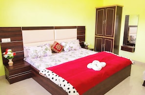 Quarto casal luxo, vista para a cidade | Roupas de cama antialérgicas, escrivaninha, quartos à prova de som
