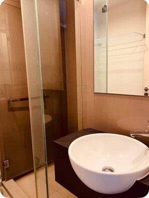 Bathroom - Pattaya Studio Walk to Beach Walking Street (Pattaya City)