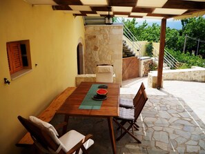 Outdoor dining - für 6 Personen und 2 Kinder by Interhome (Almyrida)