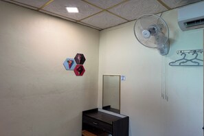  Double Room without Window Shared Toilet | View from room - The House Hostel (Bangkok)