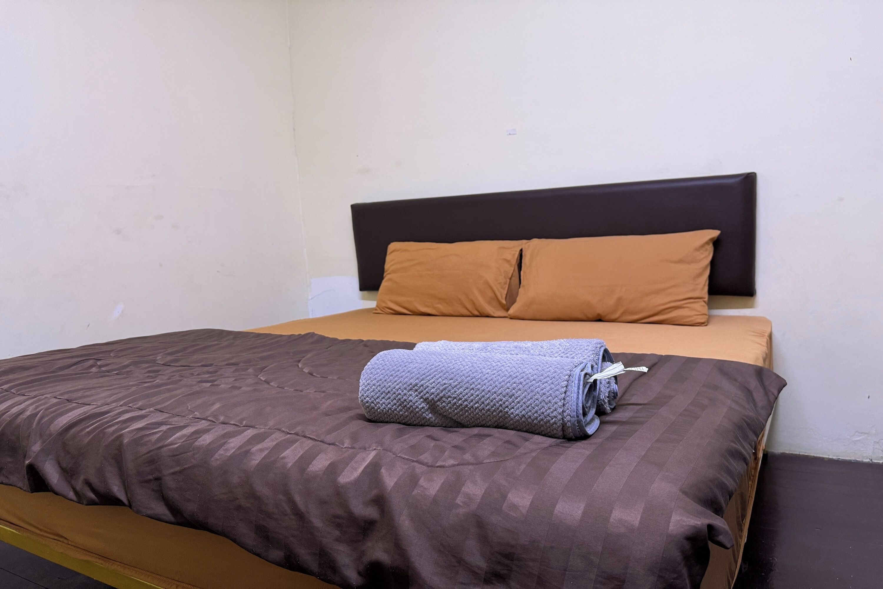 Dreibettzimmer, Gemeinschaftsbad | Kostenloses WLAN, Bettwäsche