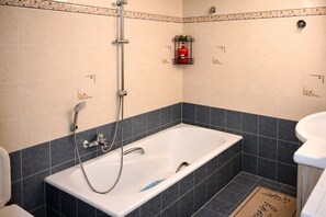 Hair dryer, towels, soap, shampoo - BH1041 - A - Summer Home (Agios Nikolaos)