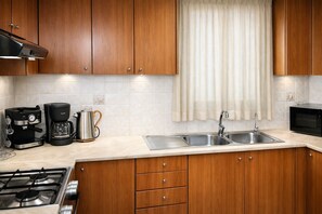Fridge, microwave, oven, stovetop - BH1041 - A - Summer Home (Agios Nikolaos)
