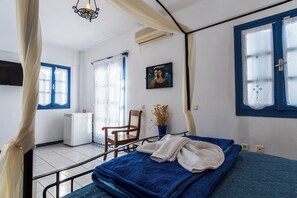 Unclassified image, 4 of 7, button - Family Suite Steps from Perissa Black Sand Beach (Perissa)