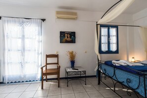 Iron/ironing board, bed sheets - Family Suite Steps from Perissa Black Sand Beach (Perissa)