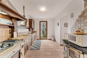 Kühlschrank, Mikrowelle