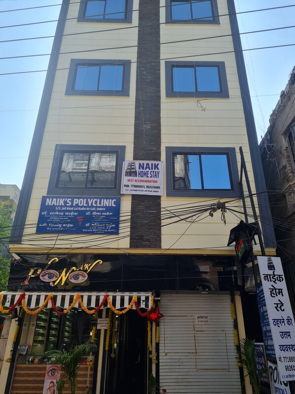 Exterior - Naik Homestay (Indore)