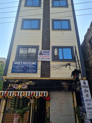 Exterior - Naik Homestay (Indore)