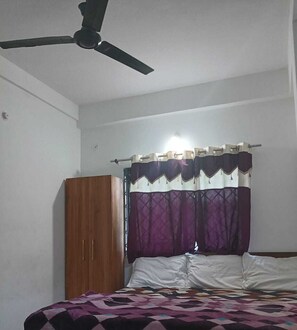 Family Double Room, City View - Naik Homestay (Indore)