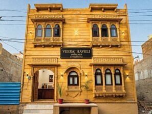 Exterior detail - Hotel Veeraj Haveli Jaisalmer (Jaisalmer)