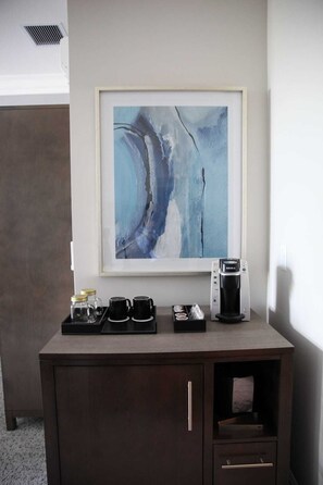 Interior - Your Relaxing Getaway Awaits! Pets Are Welcome, Free Parking! (Winters)