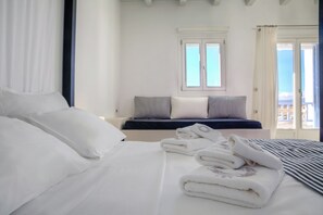 Room - Villa 'Bridal Suite Lefkippi' with Private Terrace, Wi-Fi and Air Conditioning (Koufonisi)