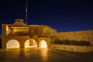 Property grounds - Villa 'Bridal Suite Lefkippi' with Private Terrace, Wi-Fi and Air Conditioning (Koufonisi)