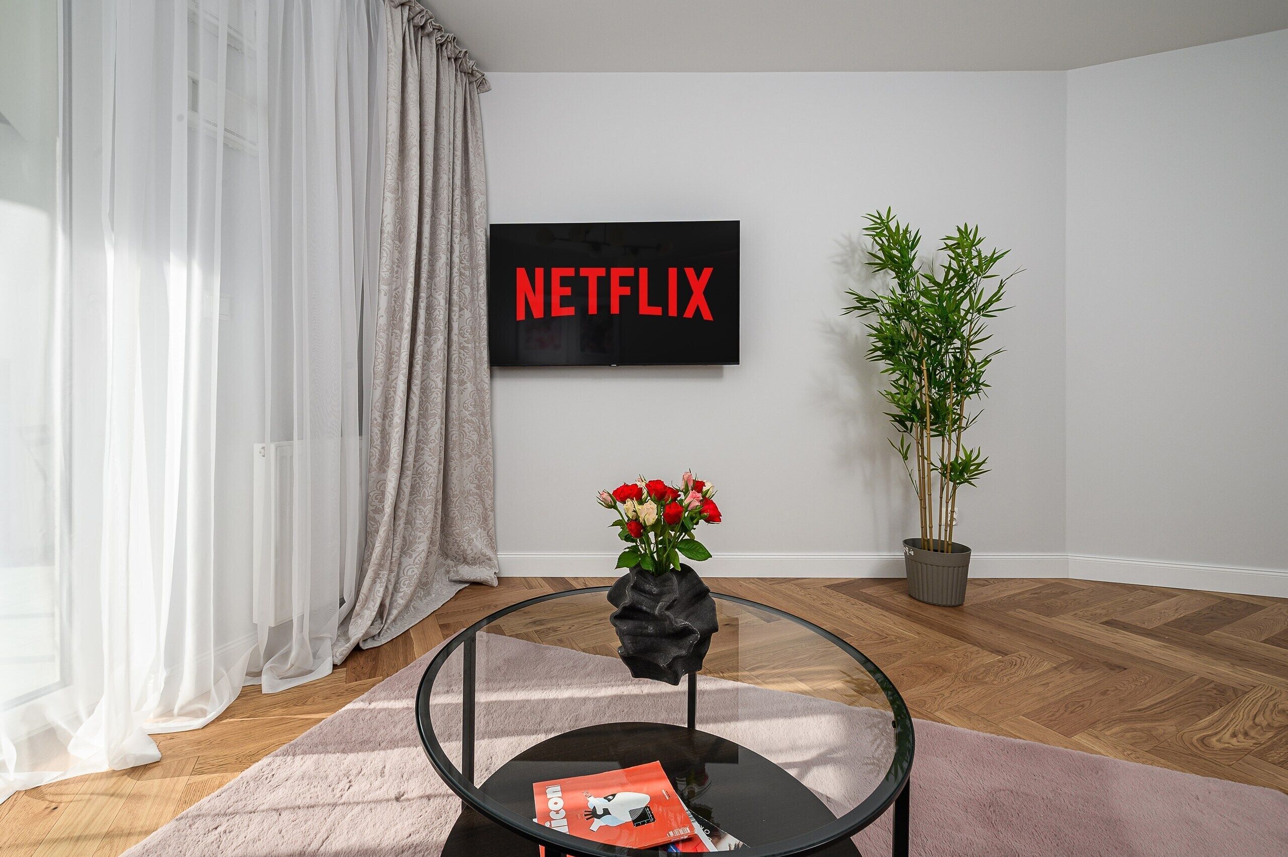 Comfort Apartment, Balcony, Courtyard View | Living area | 40-inch flat-screen TV with cable channels