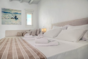 1 bedroom, WiFi, bed sheets - Villa "Peitho" with Private Terrace, Wi-Fi and Air Conditioning (Koufonisi)