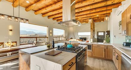 Panoramic Mtn Views! Serene Gem in Ranchos De Taos
