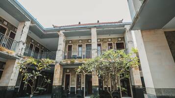 Bagian depan properti