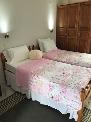 1 bedroom, WiFi, bed sheets - Cozy  twin beds studio Kalymnos (Kalimnos)