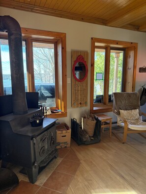 Interior - Nature cottage on Lake Lyster - Kayak & Spa (Coaticook)