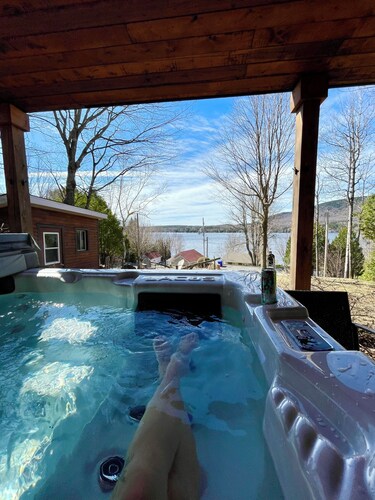 Nature cottage on Lake Lyster - Kayak & Spa