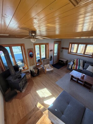Smart TV - Nature cottage on Lake Lyster - Kayak & Spa (Coaticook)