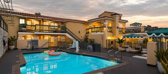 1 Block to Beach | Pool + Hot Tub + Rooftop Terrace | The Mara by AvantStay