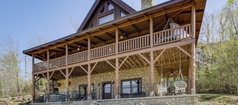 210-Acre Cabin w/ Trails & Hot Tub in Tuscumbia!