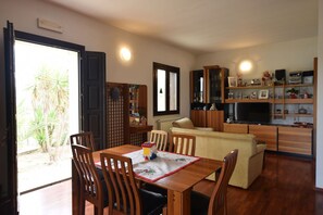 Interior - Villa in Monterosso Almo with 3 bedrooms sleeps 8 (Monterosso Almo)