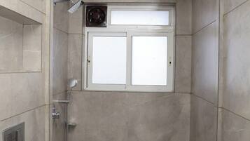 Luxury Room | Bathroom