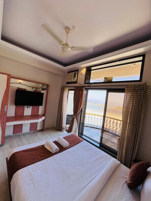 Premium Room | Free WiFi - Raval Resort (Wai)