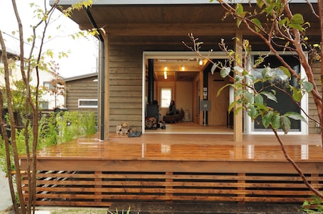 Terrace/patio. Log house Kinokanoie in Nishihara Aso Easy ac / Asogun Kumamoto