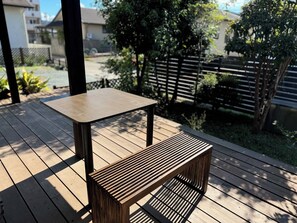 Outdoor dining - Log house Kinokanoie in Nishihara Aso  Easy ac / Asogun Kumamoto (Asogun)