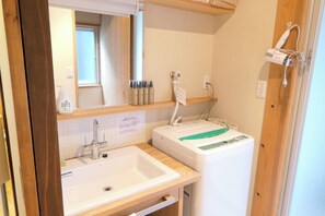 Bathroom - Log house Kinokanoie in Nishihara Aso  Easy ac / Asogun Kumamoto (Asogun)